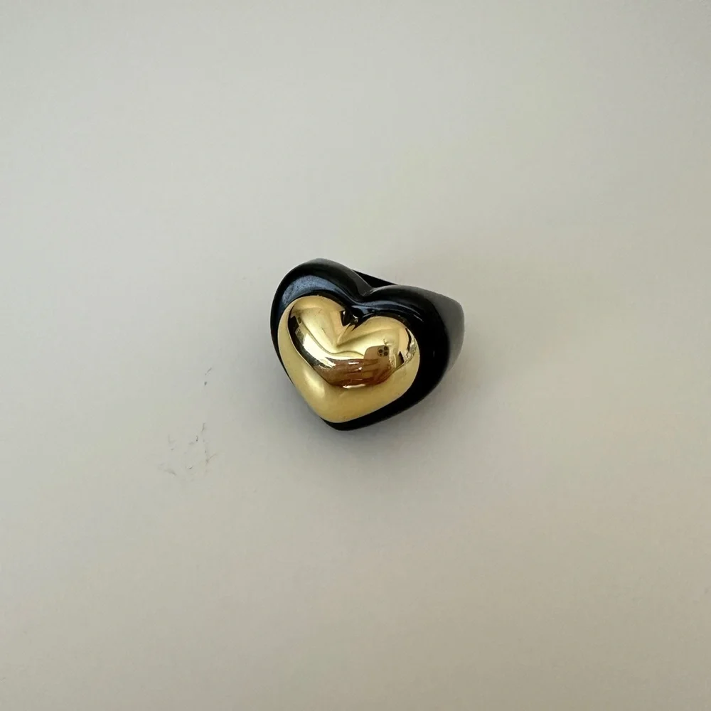 Primark Chunky Resin Heart Ring Black Gold Tone Size 6